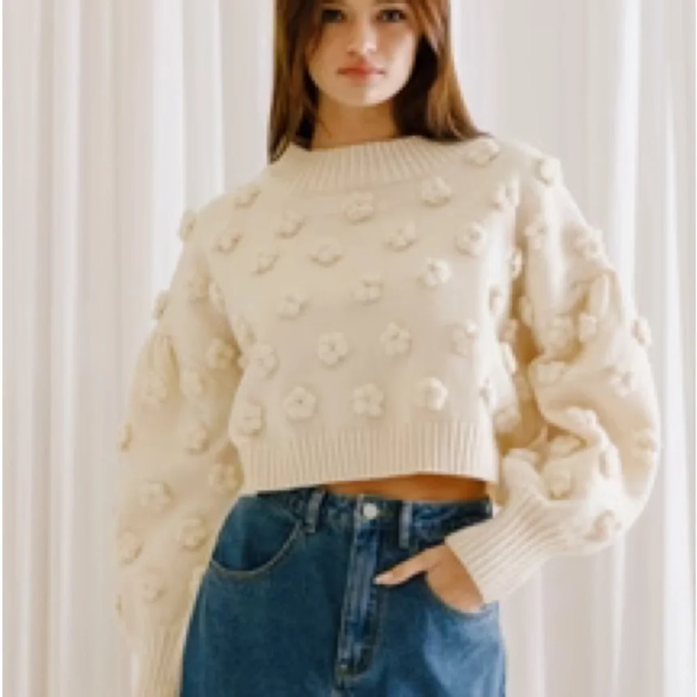STORIA Daisy-knit Pompom cropped sweater - white - Picture 2 of 3